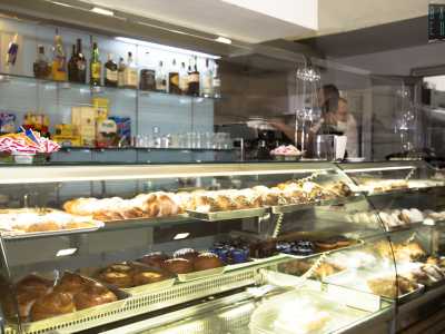 L�esercizio, fondato nel 2007 dal 35enne Tommaso De Nicol�, sforna croissant addirittura sino alle 14 del pomeriggio